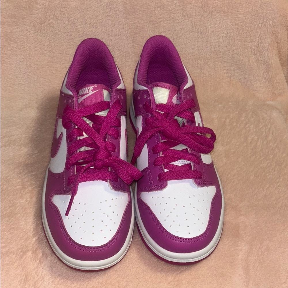 Pink and White Nike Dunks’